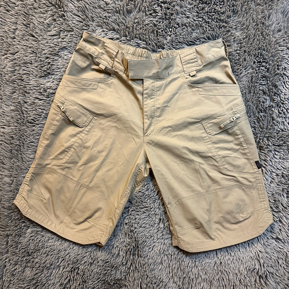 Helikon-Tex (URBAN TACTICAL SHORTS®) 11 - POLYCOTTON RIPSTOP Size 2XL Like New